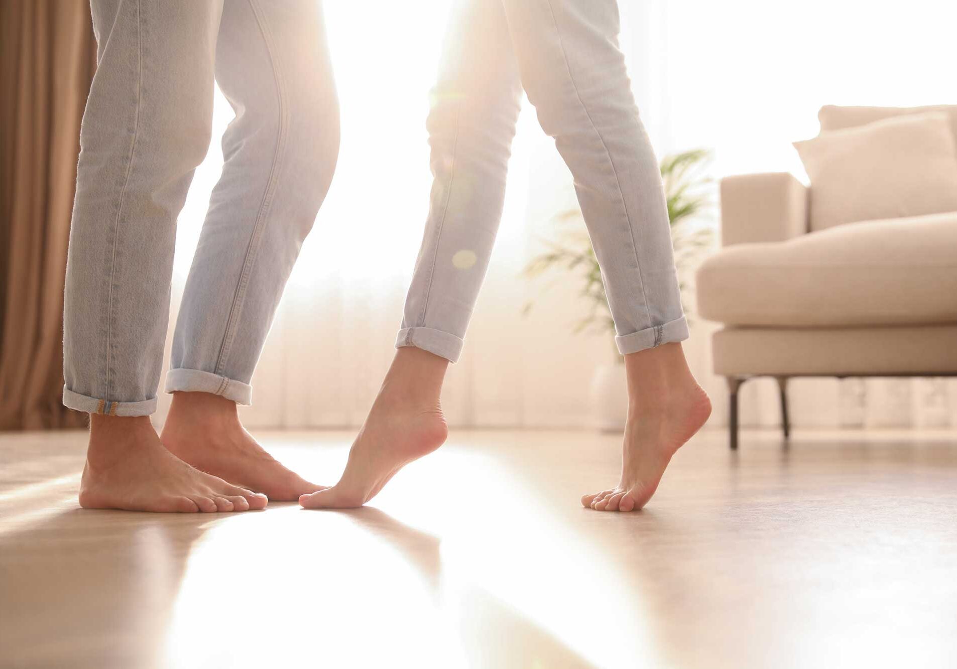 coupleBarefoot coupleBarefoot